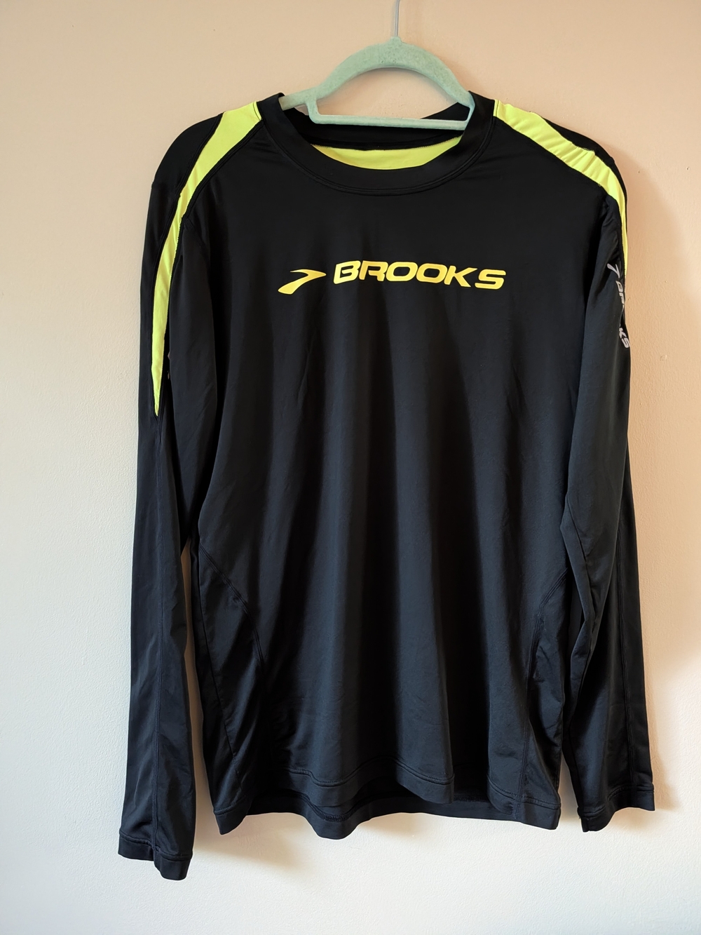 Brooks Equilibrium Technology Womens Long Sleeve Running Shirt Size M